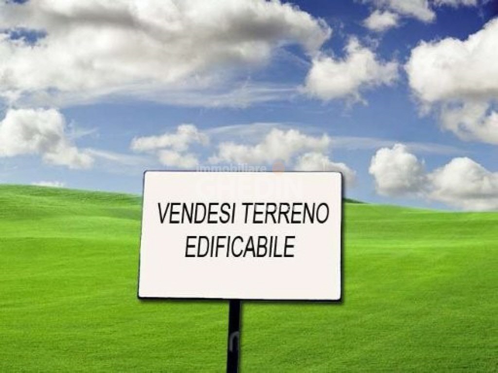 Vendesi terreno edificabile