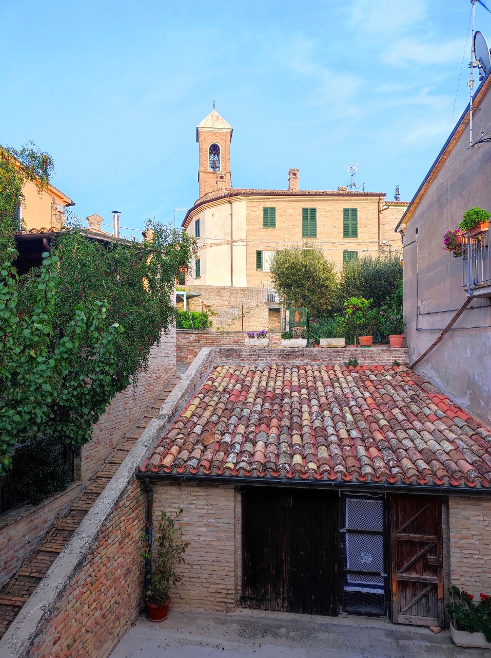 VISTA INTERNA DALLA FINESTRA